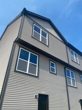 4062 E 55th St in Davenport, IA - Building Photo - Building Photo