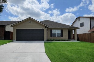 10471 Canyon Vlg in San Antonio, TX - Building Photo