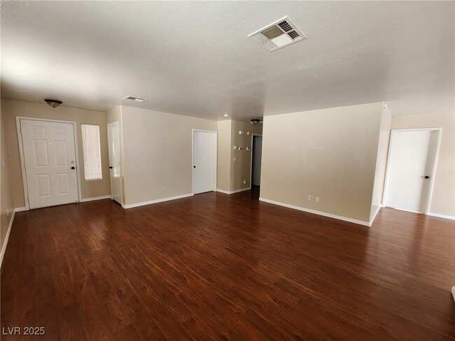 5012 River Splash Ave in Las Vegas, NV - Building Photo - Building Photo