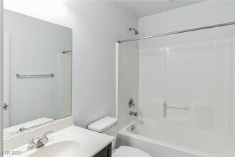 10752 Merrimack Ave in Las Vegas, NV - Building Photo - Building Photo