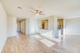 8202 Blooming Meadow Ln in Houston, TX - Building Photo - Building Photo