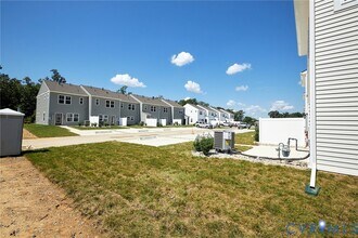 240 Greenpark Rd in Sandston, VA - Building Photo - Building Photo