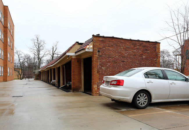 The Alcazar in Akron, OH - Building Photo - Building Photo