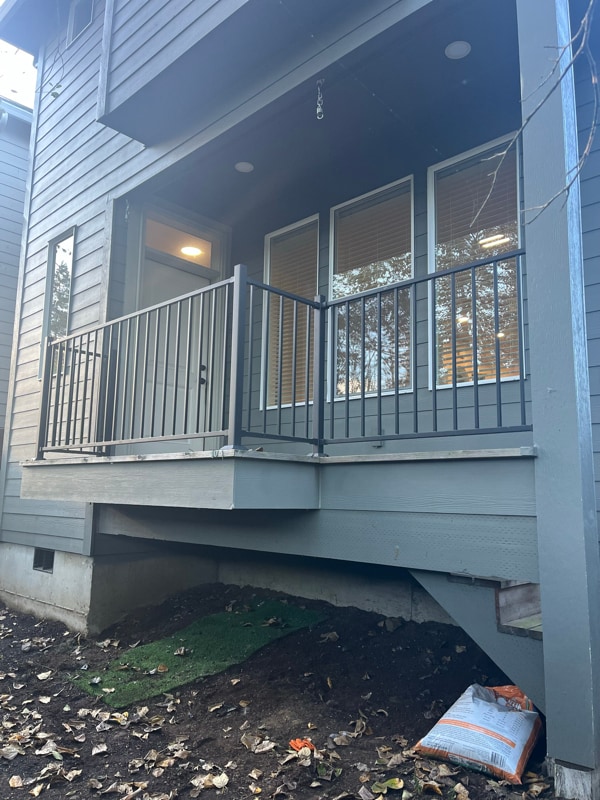 7327 S 13th St in Ridgefield, WA - Foto de edificio - Building Photo