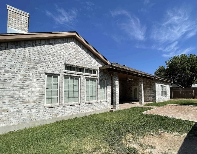 122 White Feather Trail in Del Rio, TX - Building Photo - Building Photo