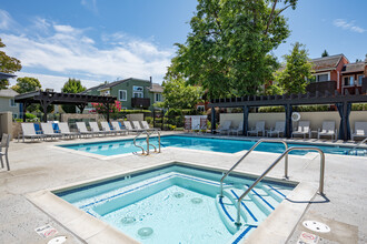 Crossbrook Apartments in Rohnert Park, CA - Foto de edificio - Other