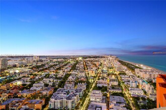 300 South Pointe Dr in Miami Beach, FL - Building Photo - Building Photo