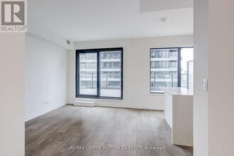 4015 The Exchange in Mississauga, ON - Building Photo - Building Photo