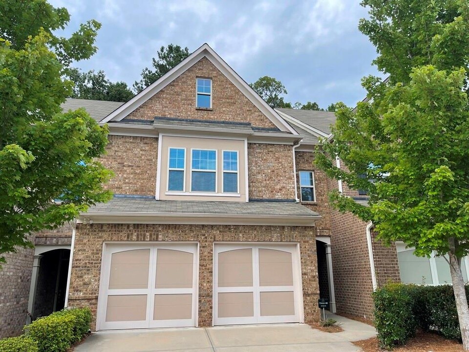 3470 New Fawn Ln in Alpharetta, GA - Building Photo