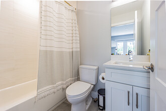 4729 Legacy Park Dr in Tampa, FL - Building Photo - Building Photo