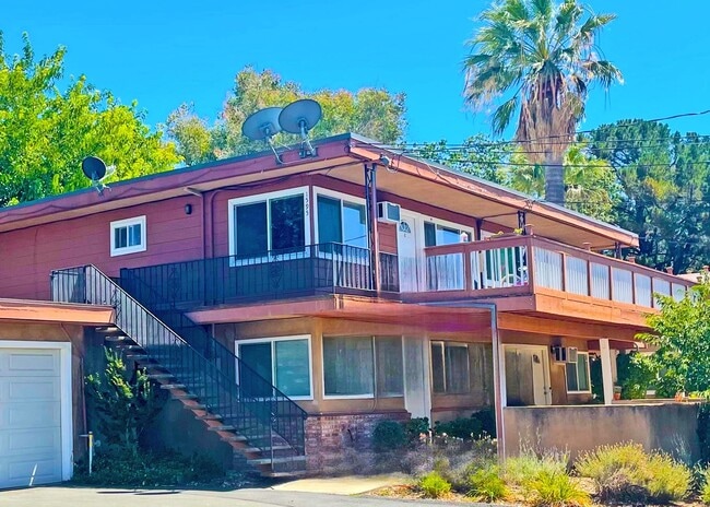 property at 1595 3rd Ave
