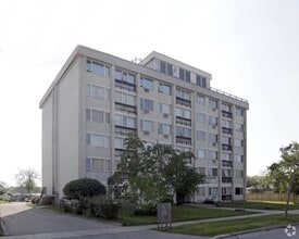 1 Rabbit Ln in Toronto, ON - Building Photo - Building Photo