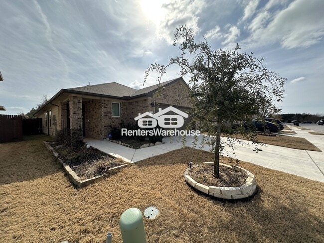 513 Longmount Cv in Liberty Hill, TX - Foto de edificio - Building Photo