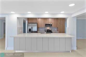 2231 NE 34th Ct in Lighthouse Point, FL - Building Photo - Building Photo