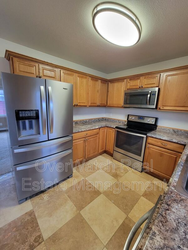 property at 825 N Park St