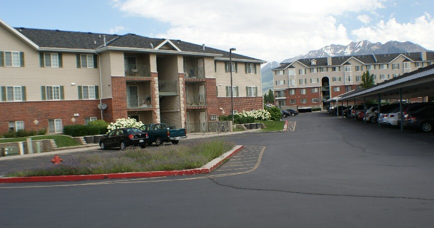 108 West 1230 North #320, Unit Windsor Park #320/private room 2 contract in Provo, UT - Foto de edificio