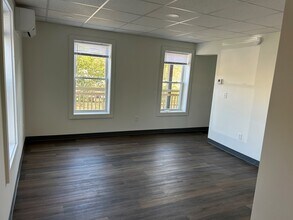 95 Railroad St in St Johnsbury, VT - Building Photo - Building Photo