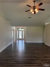 5530 Tucker Circle in Pace, FL - Foto de edificio - Building Photo
