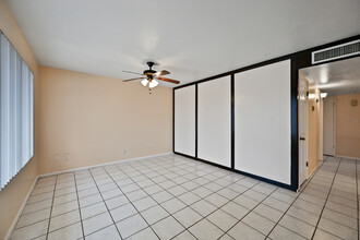 8444 W Montecito Ave in Phoenix, AZ - Building Photo - Building Photo