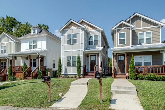2211 11th Ave N in Nashville, TN - Foto de edificio - Building Photo