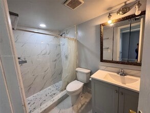 6840 Pembroke Rd in Miramar, FL - Building Photo - Building Photo