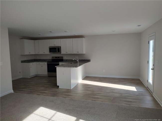826 Tori Dr in Spring Lake, NC - Building Photo - Building Photo