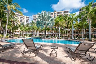 6061 Silver King Blvd in Cape Coral, FL - Building Photo