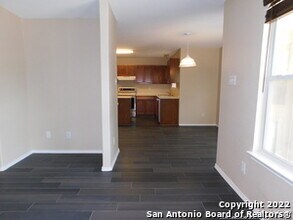 10386 Oakwood Crest in San Antonio, TX - Building Photo - Building Photo