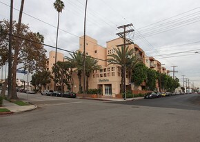 La Ventana Apartments in Los Angeles, CA - Building Photo