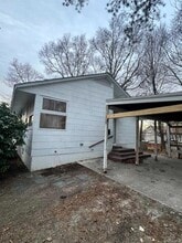 5 Birch Ct in Riverhead, NY - Foto de edificio - Building Photo