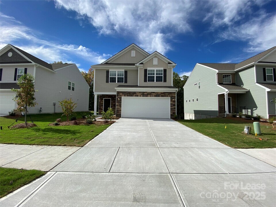 18219 Stark Wy in Charlotte, NC - Building Photo