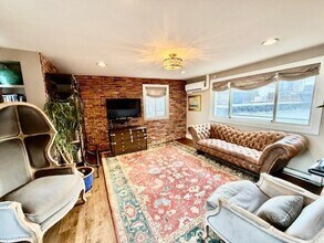 480 Commercial St in Boston, MA - Building Photo - Building Photo