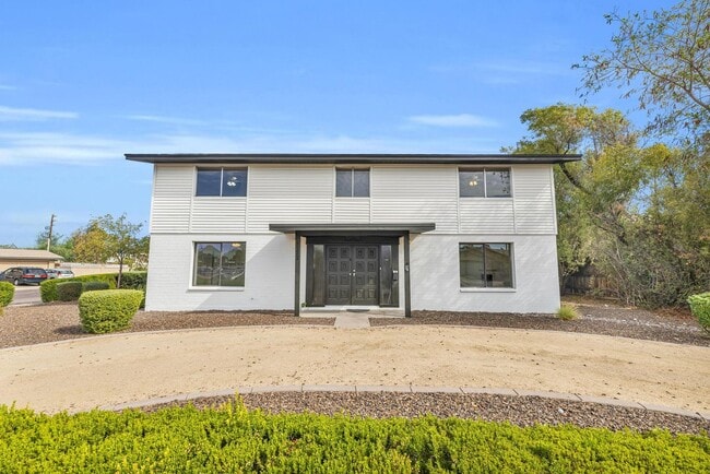 property at 1122 E Concorda Dr