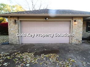 325 Teresa Ct in Alexandria, IN - Building Photo - Building Photo