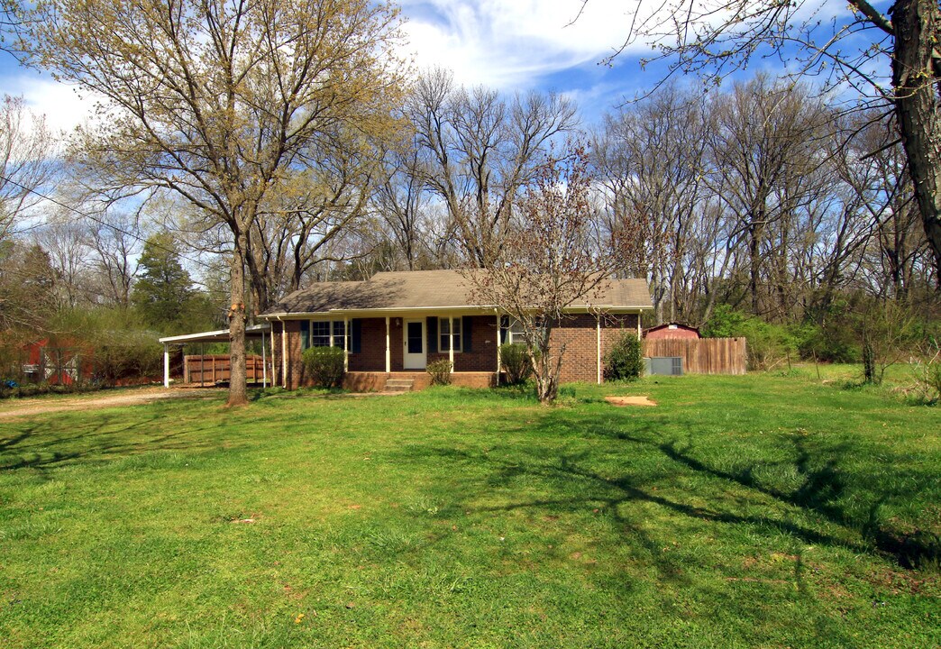 3111 Asbury Rd in Murfreesboro, TN - Building Photo
