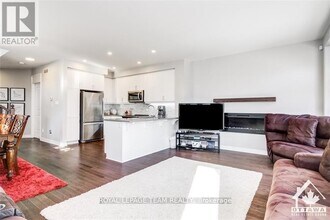 1842 Maple Grove Rd in Ottawa, ON - Building Photo - Building Photo