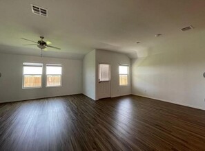 212 Coventry Dr in Hutto, TX - Building Photo - Building Photo