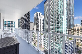 1250 S Miami Ave, Unit 2214 in Miami, FL - Building Photo - Building Photo