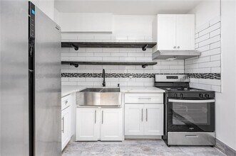 657 Evergreen Ave in Brooklyn, NY - Building Photo - Building Photo