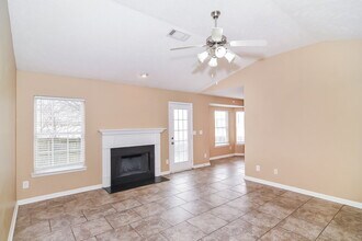 310 Sarna Dr in La Vergne, TN - Building Photo - Building Photo