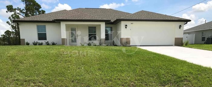 2423 NW 19th Pl in Cape Coral, FL - Building Photo