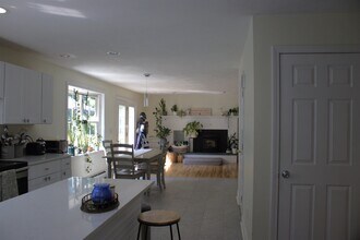 107 New Boston Rd in Kingston, NH - Building Photo - Building Photo