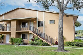 6051 10th Ave N in Greenacres, FL - Building Photo - Building Photo