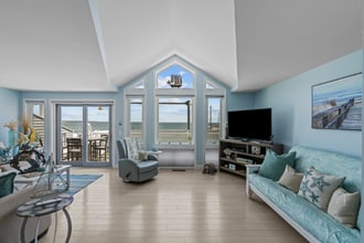 19 Beach St in Narragansett, RI - Building Photo - Building Photo
