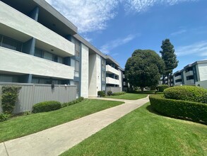 Covina Grand in Covina, CA - Foto de edificio - Building Photo