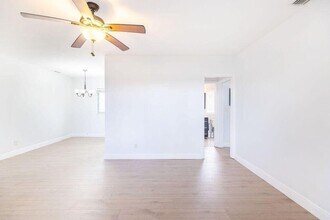 426 NE 7th Ave in Delray Beach, FL - Building Photo - Building Photo