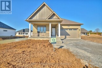 28 Harvest Dr in Niagara-On-The-Lake, ON - Building Photo - Building Photo