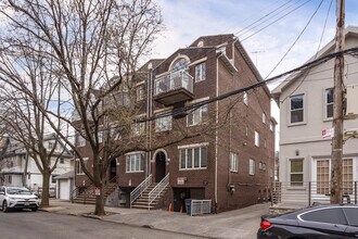 1813 E 18th St in Brooklyn, NY - Building Photo - Building Photo