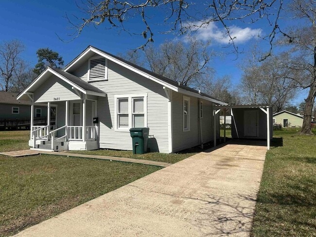 2420 Wilson St in Beaumont, TX - Building Photo - Building Photo