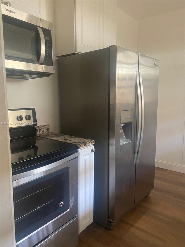 1430 SW 19th Ter in Miami, FL - Building Photo - Building Photo